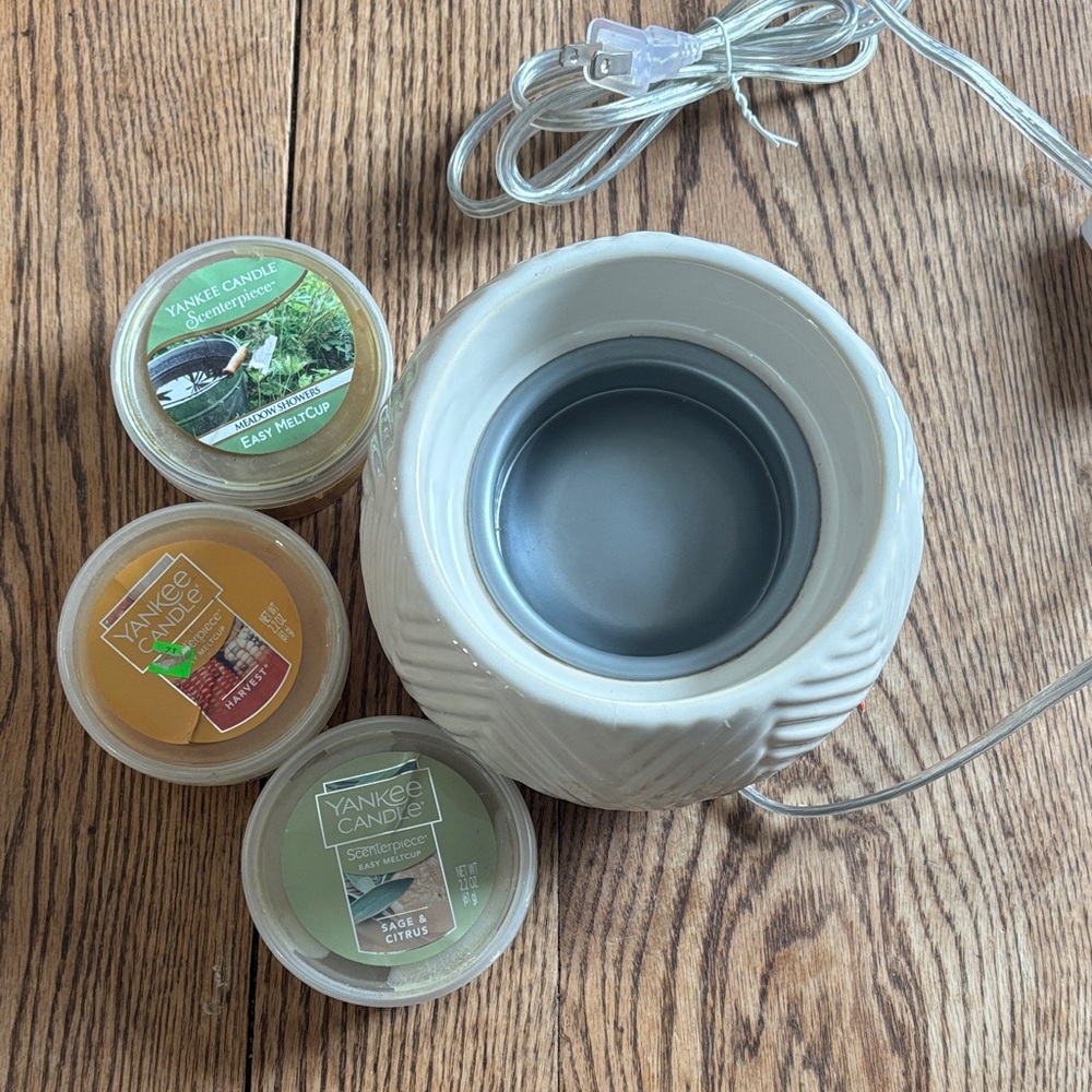 Yankee Candle Scenterpiece White Wax Warmer with Scented Melts
